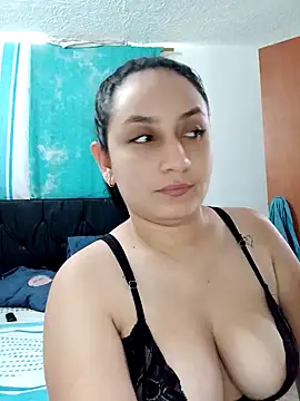 Snapshot of Angeelus2 chatting on December 2024 04:18:01 PM Angeelus2 online show from December 2024 04:18:01 PM