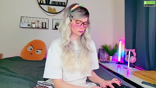 Kittychatte online show from January 2025 08:32:01 PM