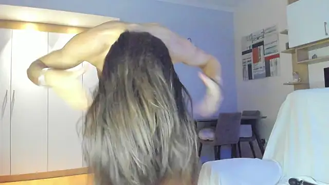 Snapshot of bellahot77 chatting on February 2025 04:10:01 PM bellahot77 online show from February 2025 04:10:01 PM