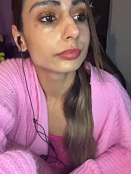 Snapshot of LaPetitechienne1 chatting on December 2024 09:18:02 PM LaPetitechienne1 online show from December 2024 09:18:02 PM