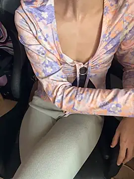 Snapshot of LaPetitechienne1 chatting on December 2024 11:22:02 AM LaPetitechienne1 online show from December 2024 11:22:02 AM