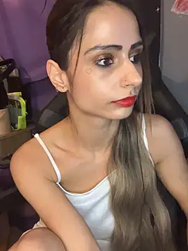 Snapshot of LaPetitechienne1 chatting on December 2024 11:31:01 PM LaPetitechienne1 online show from December 2024 11:31:01 PM