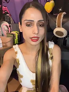 Snapshot of LaPetitechienne1 chatting on January 2025 08:07:02 AM LaPetitechienne1 online show from January 2025 08:07:02 AM