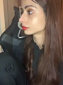 Snapshot of LaPetitechienne1 chatting on January 2025 08:13:02 AM LaPetitechienne1 online show from January 2025 08:13:02 AM