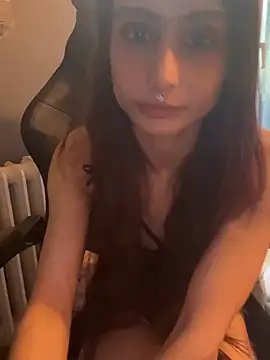 Snapshot of LaPetitechienne1 chatting on January 2025 03:18:02 PM LaPetitechienne1 online show from January 2025 03:18:02 PM