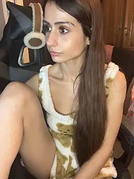 Snapshot of LaPetitechienne1 chatting on January 2025 01:09:02 AM LaPetitechienne1 online show from January 2025 01:09:02 AM