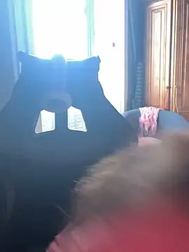 Snapshot of LaPetitechienne1 chatting on January 2025 10:23:02 AM LaPetitechienne1 online show from January 2025 10:23:02 AM