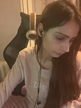 Snapshot of LaPetitechienne1 chatting on January 2025 05:26:02 PM LaPetitechienne1 online show from January 2025 05:26:02 PM