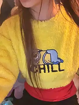 Snapshot of LaPetitechienne1 chatting on February 2025 04:25:01 PM LaPetitechienne1 online show from February 2025 04:25:01 PM