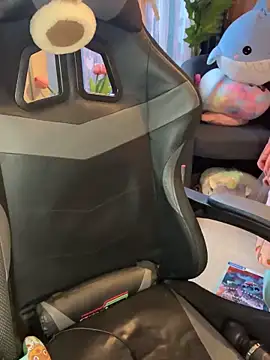 Snapshot of LaPetitechienne1 chatting on February 2025 07:45:02 AM LaPetitechienne1 online show from February 2025 07:45:02 AM