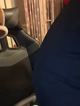 Snapshot of LaPetitechienne1 chatting on February 2025 09:17:01 PM LaPetitechienne1 online show from February 2025 09:17:01 PM