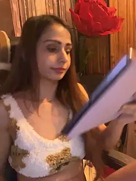 Snapshot of LaPetitechienne1 chatting on February 2025 10:58:01 PM LaPetitechienne1 online show from February 2025 10:58:01 PM