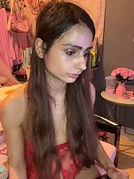 Snapshot of LaPetitechienne1 chatting on February 2025 04:31:01 AM LaPetitechienne1 online show from February 2025 04:31:01 AM