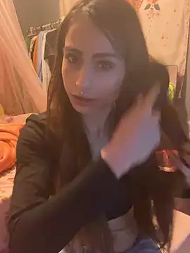 Snapshot of LaPetitechienne1 chatting on February 2025 09:14:01 PM LaPetitechienne1 online show from February 2025 09:14:01 PM