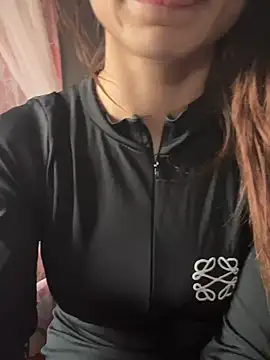 Snapshot of LaPetitechienne1 chatting on March 2025 07:59:01 AM LaPetitechienne1 online show from March 2025 07:59:01 AM