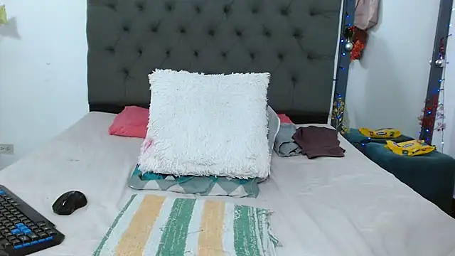 Snapshot of hannapasion chatting on December 2024 02:24:01 AM hannapasion online show from December 2024 02:24:01 AM