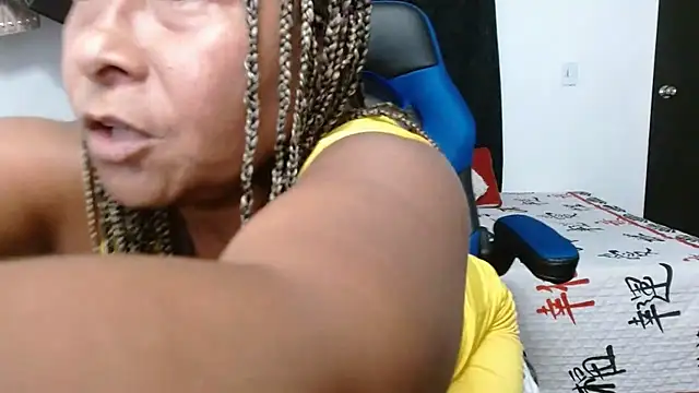 Snapshot of hannapasion chatting on January 2025 01:18:02 AM hannapasion online show from January 2025 01:18:02 AM