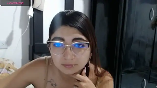 Snapshot of esteni chatting on March 2025 08:00:01 PM esteni online show from March 2025 08:00:01 PM