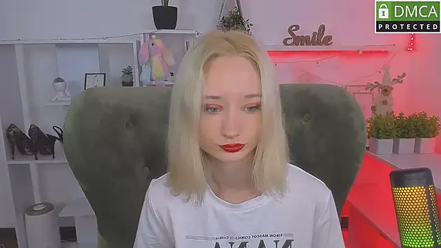 Katia Kim online show from October 2025 05:28:01 AM