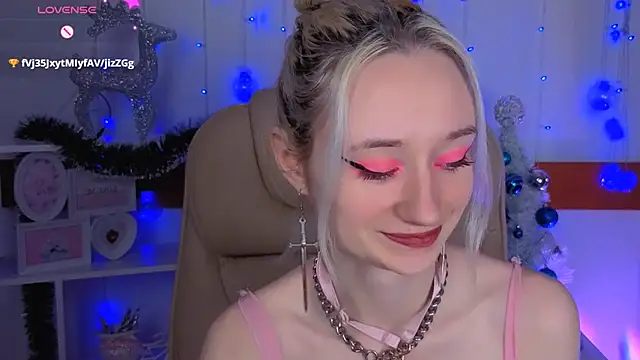 Katia Kim online show from December 2025 06:22:01 AM