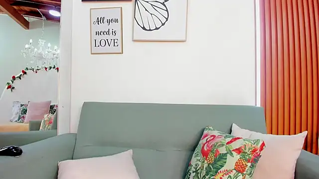 Madiison Cooper online show from September 2025 02:52:02 PM