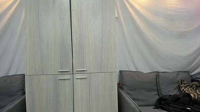 Mhelanny2 online show from February 2026 08:03:02 PM