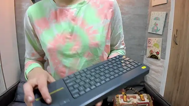 Mhelanny2 online show from April 2026 04:23:01 PM