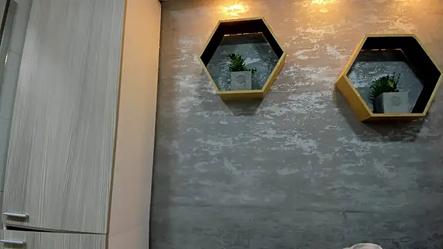 Mhelanny2 online show from April 2026 07:27:01 PM