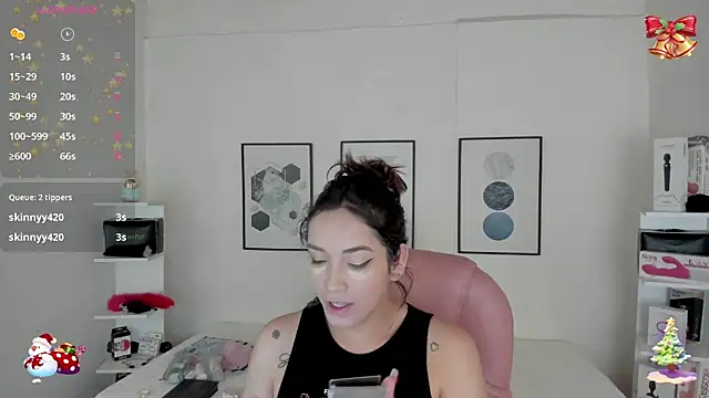 Snapshot of cristal__hot_1 chatting on December 2024 04:03:02 AM cristal hot 1 online show from December 2024 04:03:02 AM