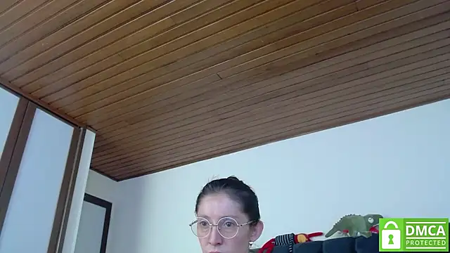 Snapshot of Sophi_Cute chatting on December 2024 02:16:01 PM Sophi Cute online show from December 2024 02:16:01 PM