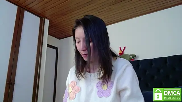 Snapshot of Sophi_Cute chatting on December 2024 12:23:02 PM Sophi Cute online show from December 2024 12:23:02 PM
