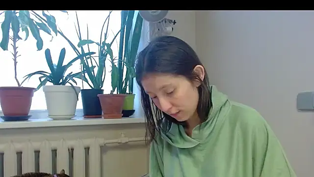 Snapshot of Sophi_Cute chatting on February 2025 03:47:01 PM Sophi Cute online show from February 2025 03:47:01 PM