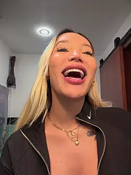  viioletweekend  online show from November 2025 06:08:01 PM