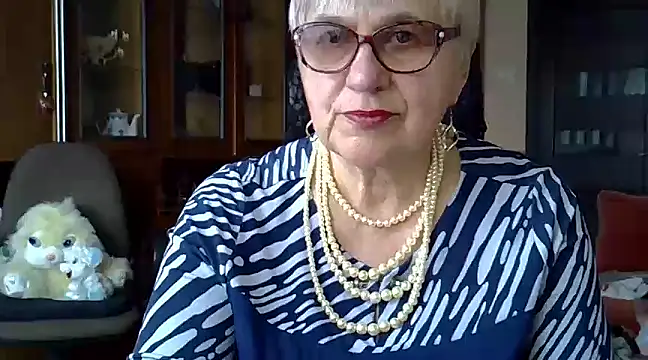 Snapshot of SweetCherry27 chatting on March 2025 01:38:02 PM SweetCherry27 online show from March 2025 01:38:02 PM