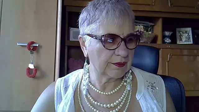 Snapshot of SweetCherry27 chatting on September 2025 04:27:01 AM SweetCherry27 online show from September 2025 04:27:01 AM