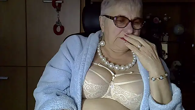 Snapshot of SweetCherry27 chatting on September 2025 04:39:02 AM SweetCherry27 online show from September 2025 04:39:02 AM