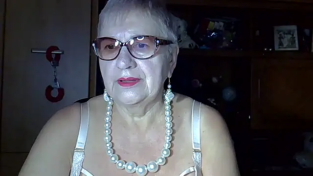 Snapshot of SweetCherry27 chatting on October 2025 04:40:01 AM SweetCherry27 online show from October 2025 04:40:01 AM