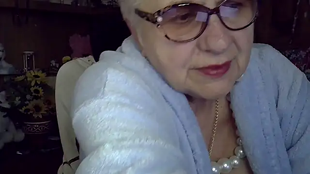 Snapshot of SweetCherry27 chatting on October 2025 05:17:01 PM SweetCherry27 online show from October 2025 05:17:01 PM