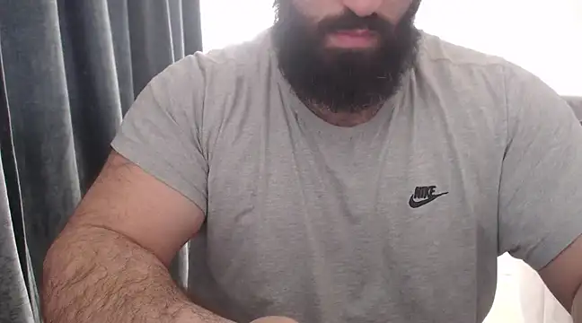 Snapshot of hugemachohandsome chatting on February 2025 01:03:01 PM hugemachohandsome online show from February 2025 01:03:01 PM