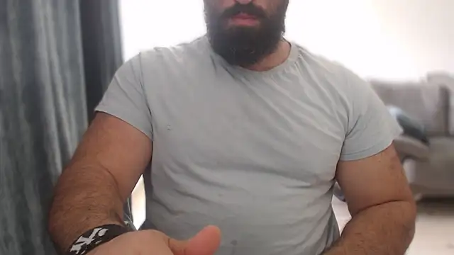 Snapshot of hugemachohandsome chatting on September 2025 11:00:01 AM hugemachohandsome online show from September 2025 11:00:01 AM