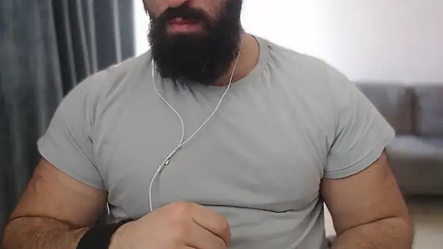 hugemachohandsome online show from November 2025 11:31:02 AM