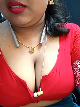 Sophiaboudi online show from October 2025 05:58:02 PM