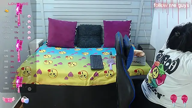 evelin zaens online show from January 2025 04:12:01 AM