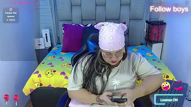 Snapshot of evelin_zaens chatting on October 2025 04:35:02 AM evelin zaens online show from October 2025 04:35:02 AM