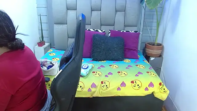 evelin zaens online show from July 2026 03:31:02 AM