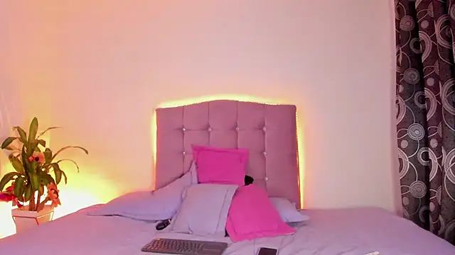 Snapshot of MarieLatex chatting on March 2025 02:01:02 AM MarieLatex online show from March 2025 02:01:02 AM