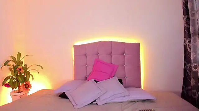 Snapshot of MarieLatex chatting on March 2025 07:46:01 PM MarieLatex online show from March 2025 07:46:01 PM