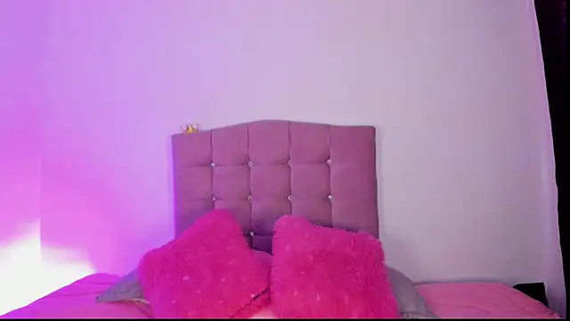 Snapshot of MarieLatex chatting on September 2025 08:52:02 PM MarieLatex online show from September 2025 08:52:02 PM