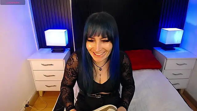 Snapshot of alicia_moom chatting on October 2025 02:15:02 PM alicia moom online show from October 2025 02:15:02 PM