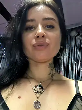 Snapshot of KikiXRed chatting on January 2025 06:54:02 PM KikiXRed online show from January 2025 06:54:02 PM